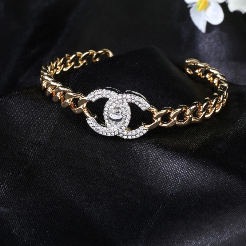 Chanel Bracelets Breathable 230390