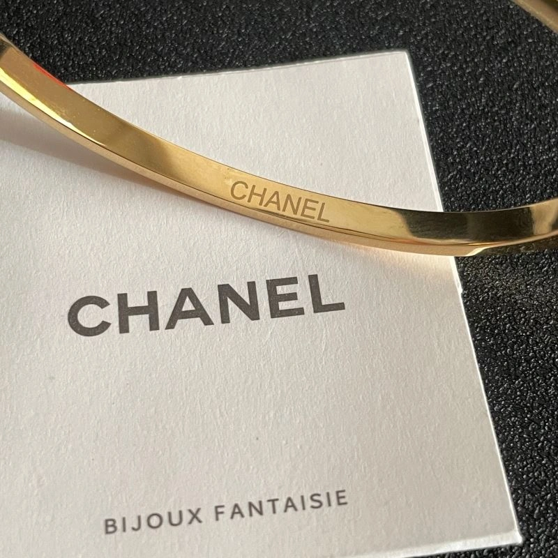 Chanel Bracelets Sleek 230339