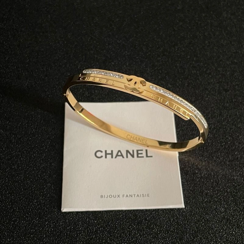 Chanel Bracelets Sleek 230339
