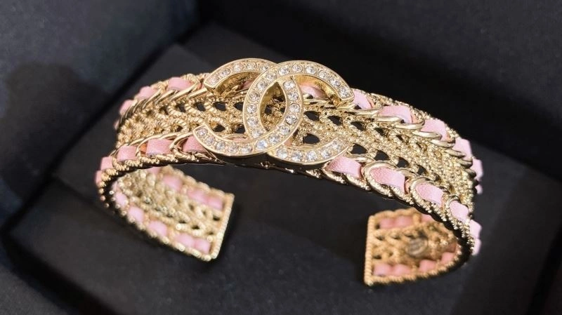 Tailored Chanel Bracelets 230349