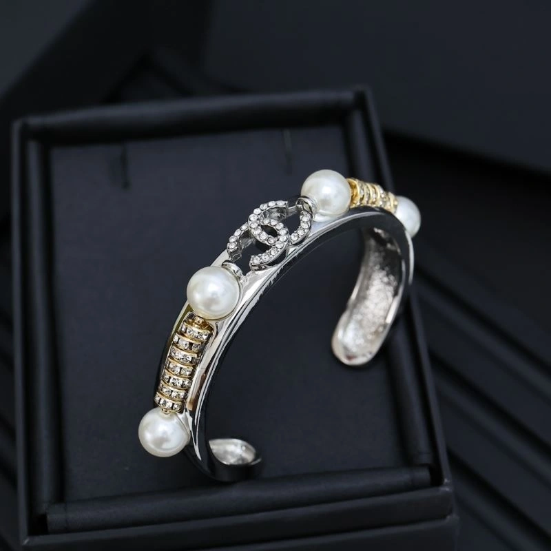 Chanel Bracelets Snug 230353