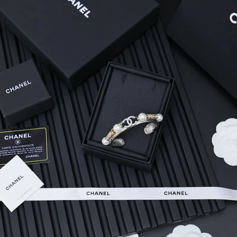 Chanel Bracelets Snug 230353