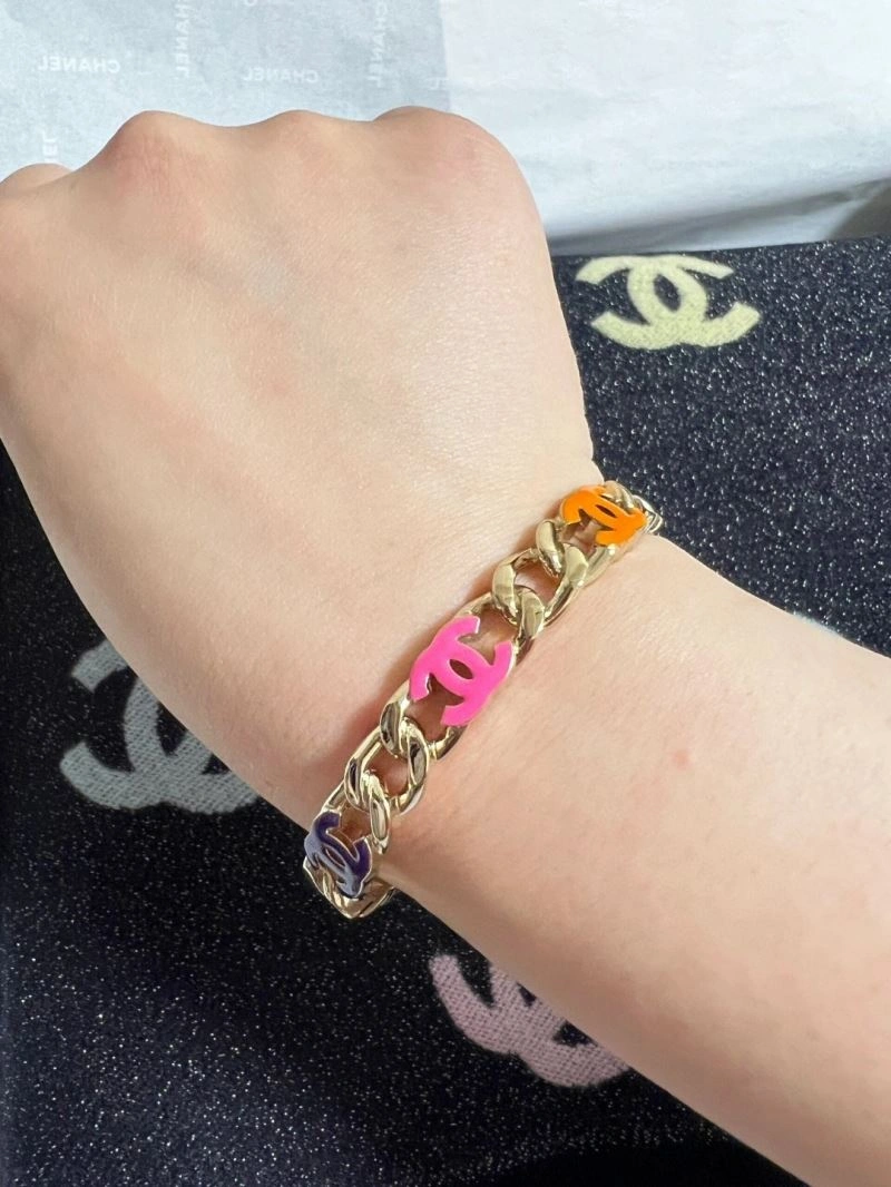 Cozy Chanel Bracelets 230345