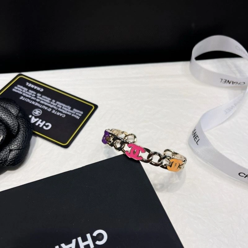 Cozy Chanel Bracelets 230345