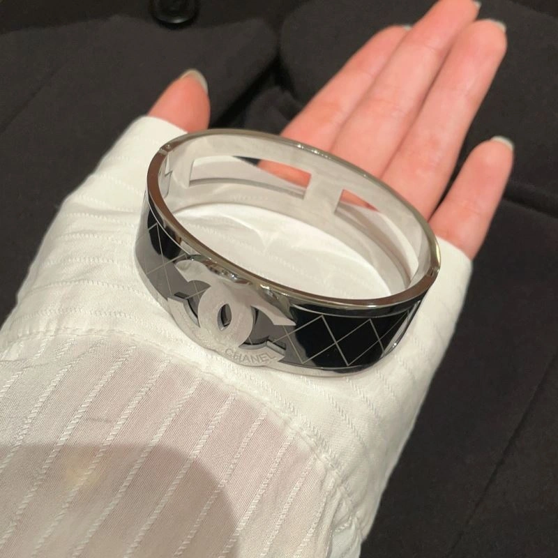 Stretchable Chanel Bracelets 230326