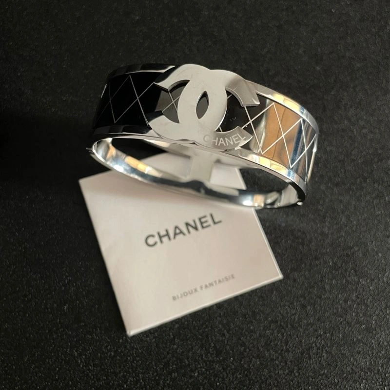 Stretchable Chanel Bracelets 230326