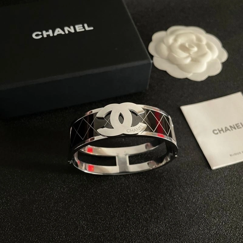 Stretchable Chanel Bracelets 230326