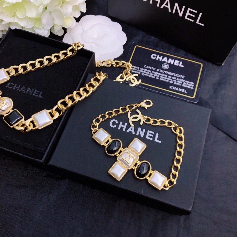 ModernLook Chanel Bracelets 230343