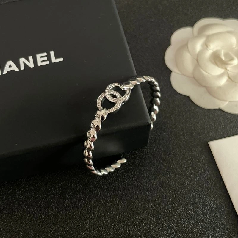 SoftTouch Chanel Bracelets 230348
