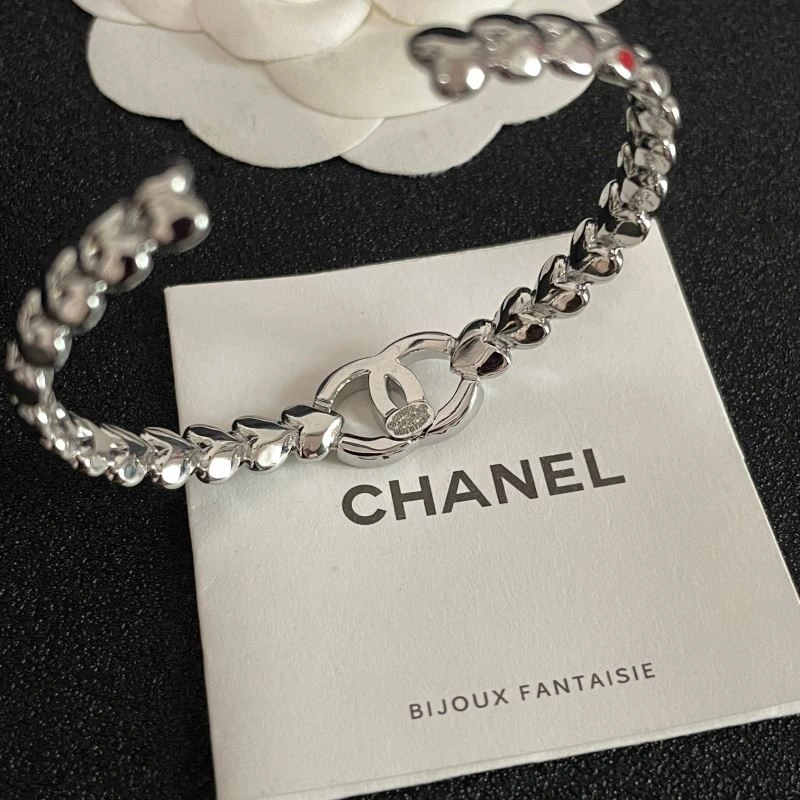 SoftTouch Chanel Bracelets 230348