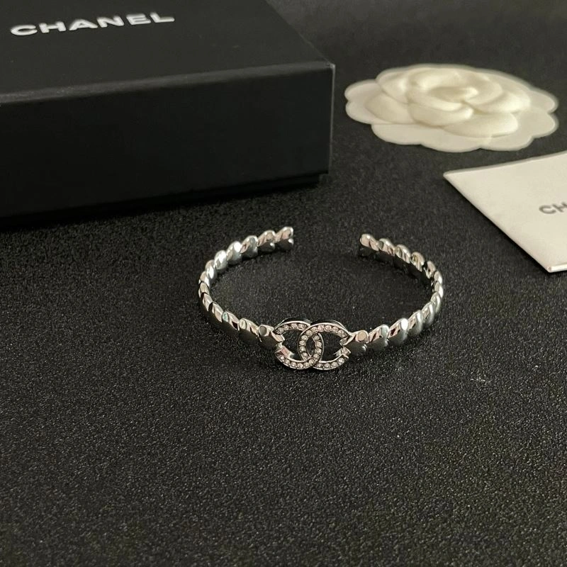 SoftTouch Chanel Bracelets 230348