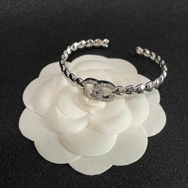 SoftTouch Chanel Bracelets 230348