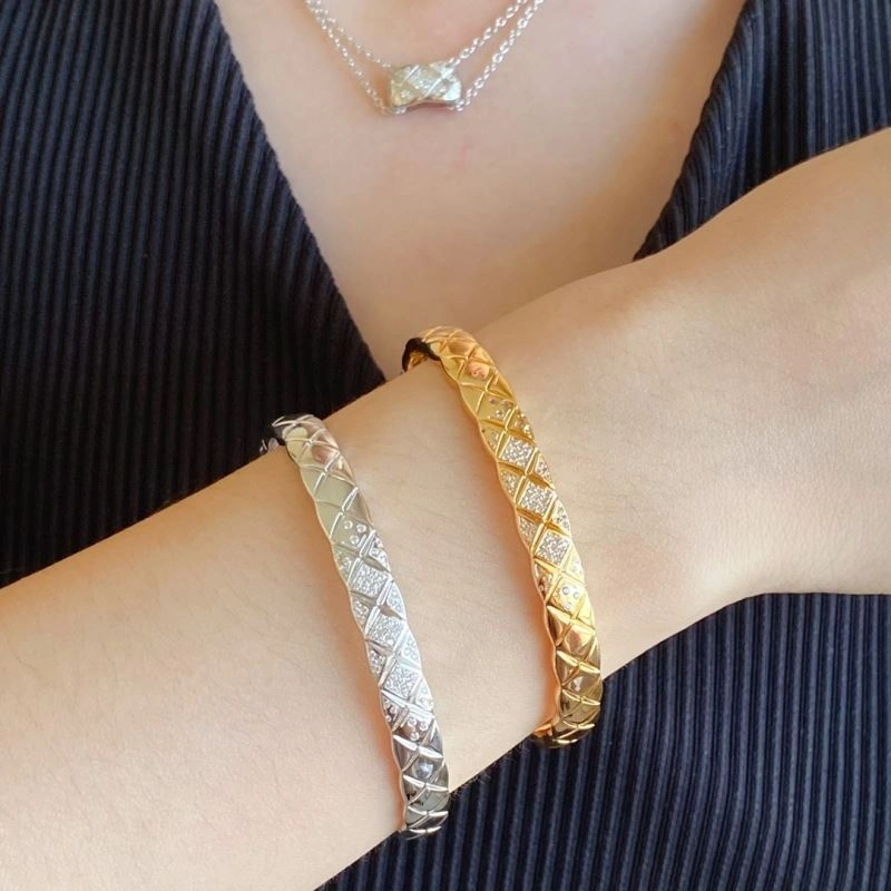 UrbanChic Chanel Bracelets 230369