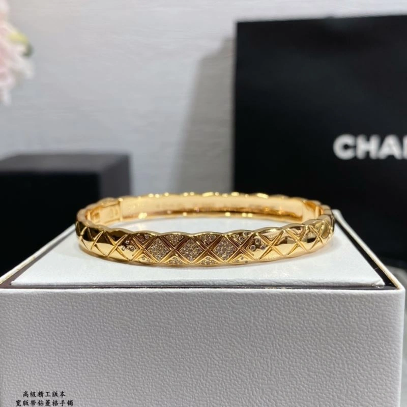 UrbanChic Chanel Bracelets 230369