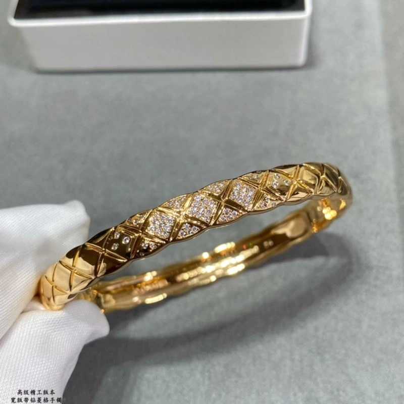 UrbanChic Chanel Bracelets 230369