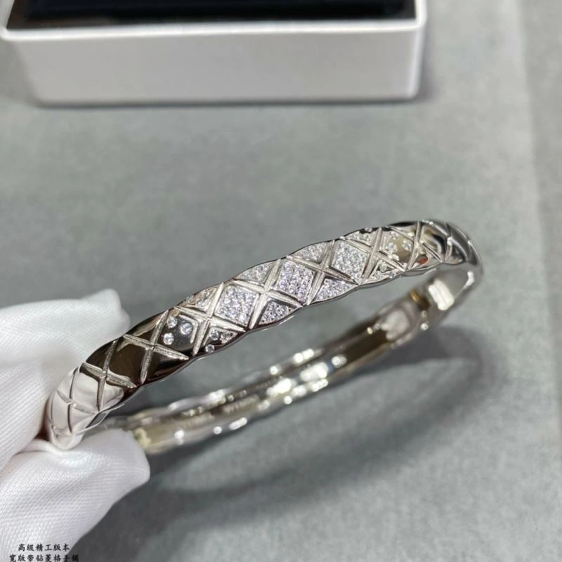 UrbanChic Chanel Bracelets 230369