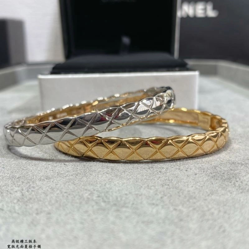 SmoothTexture Chanel Bracelets 230313