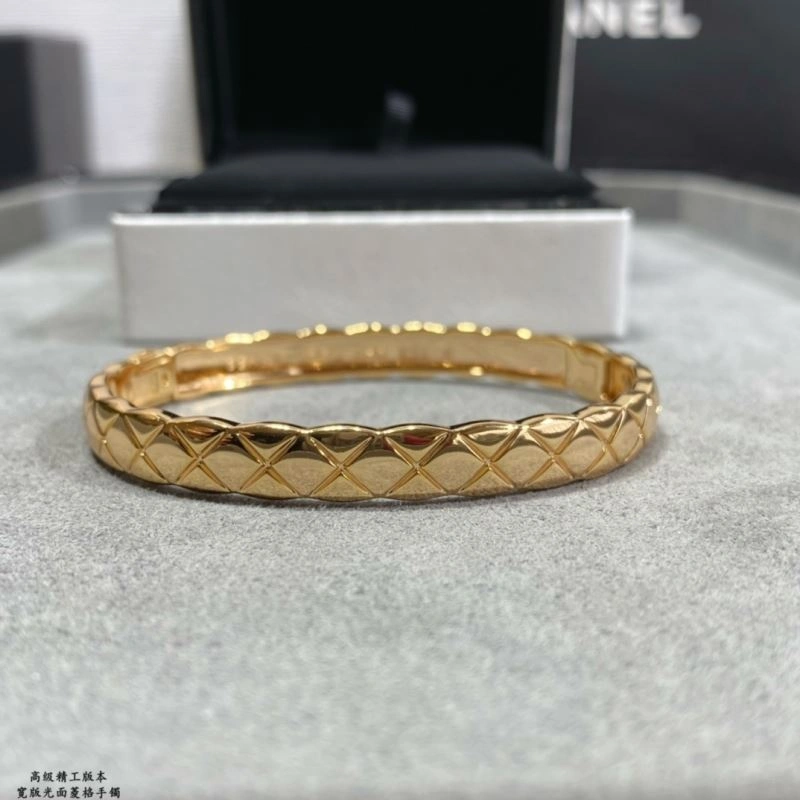 SmoothTexture Chanel Bracelets 230313