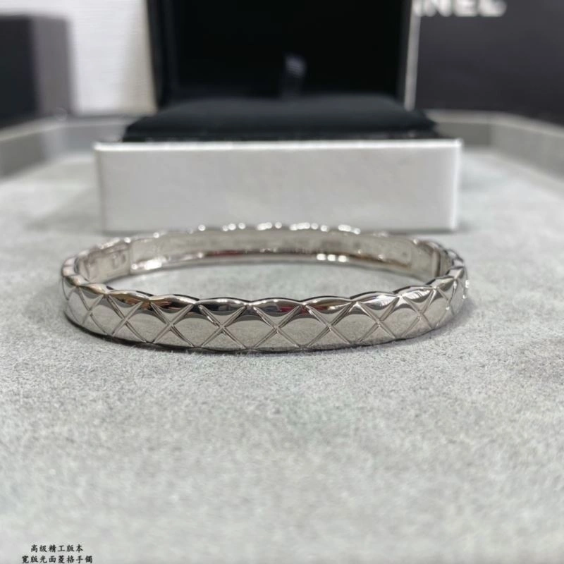 SmoothTexture Chanel Bracelets 230313