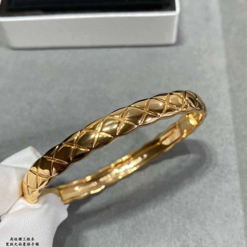 SmoothTexture Chanel Bracelets 230313