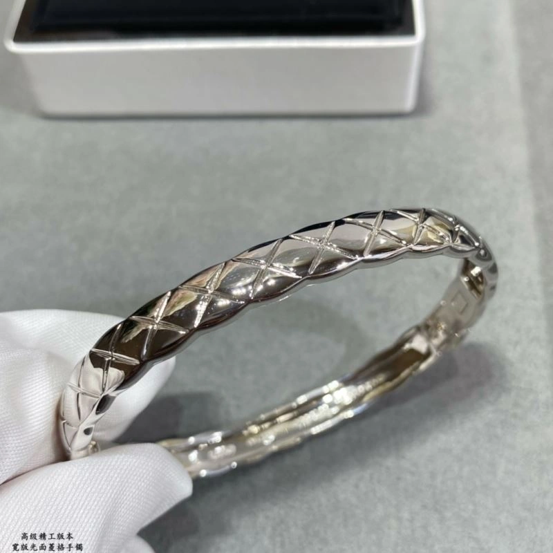 SmoothTexture Chanel Bracelets 230313