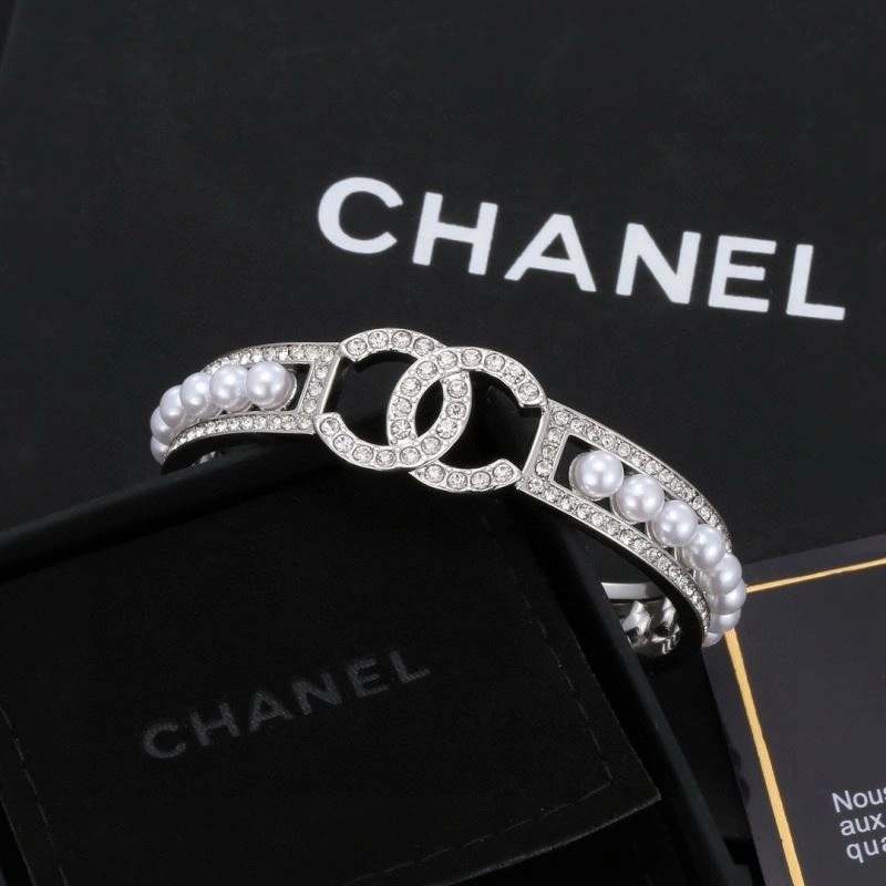 Comfortable Chanel Bracelets 230337