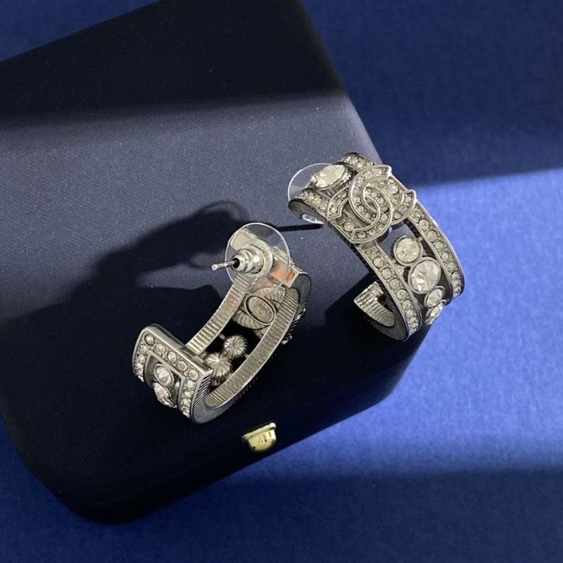 Snug Chanel Bracelets 230314