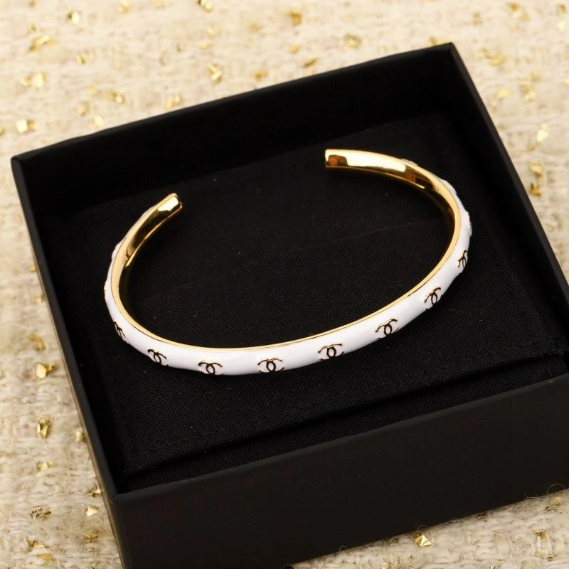 RelaxedFit Chanel Bracelets 230301