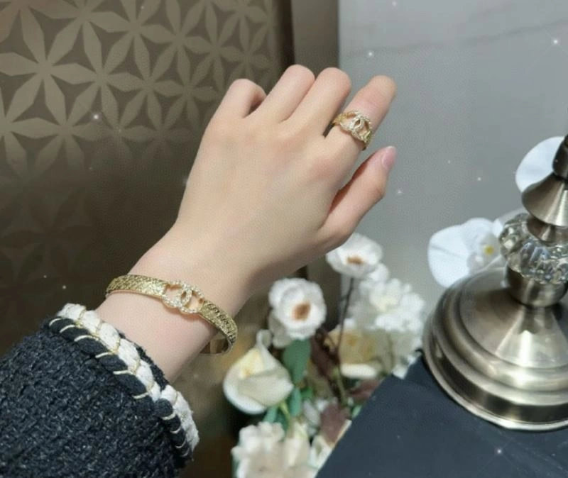 Chanel Bracelets Stylish 229358