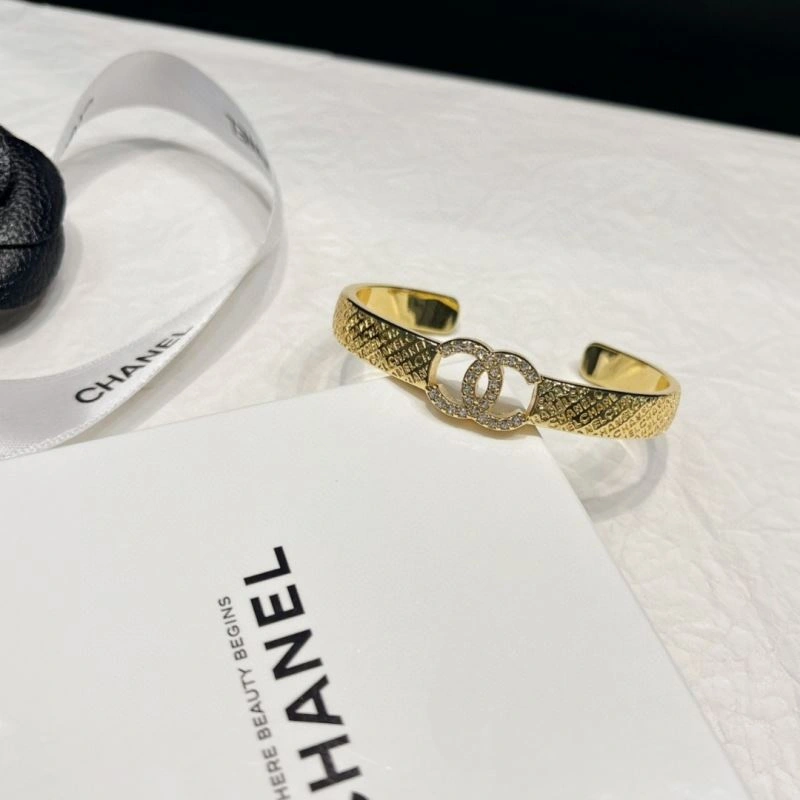 Chanel Bracelets Stylish 229358