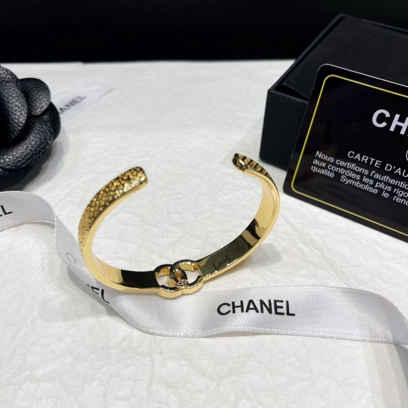 Chanel Bracelets Stylish 229358