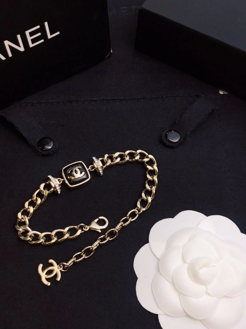 Chanel Bracelets Sleek 229302