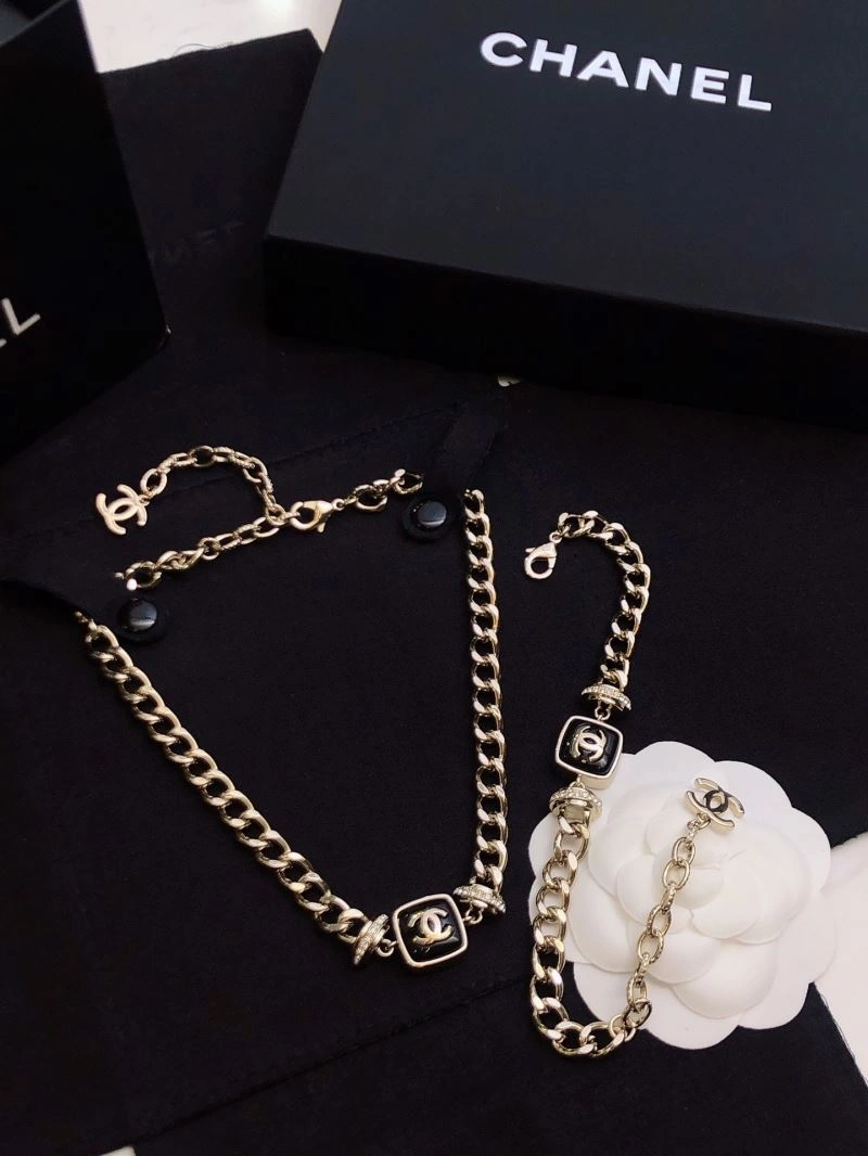 Chanel Bracelets Sleek 229302