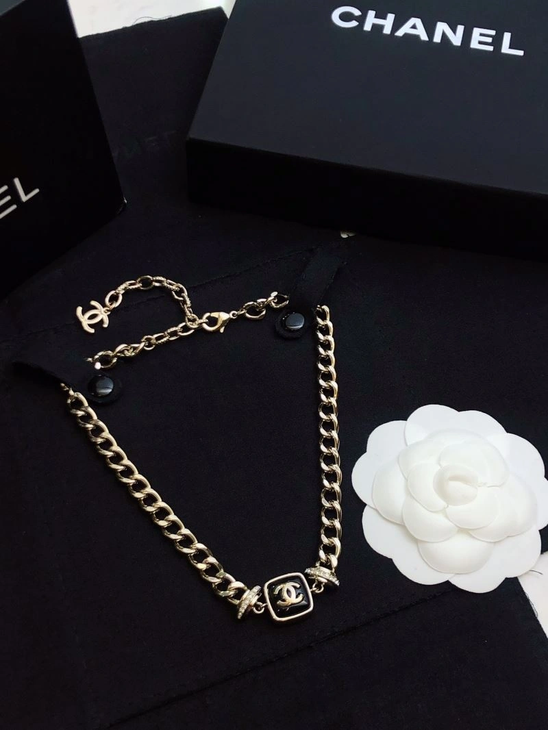 Chanel Bracelets Sleek 229302
