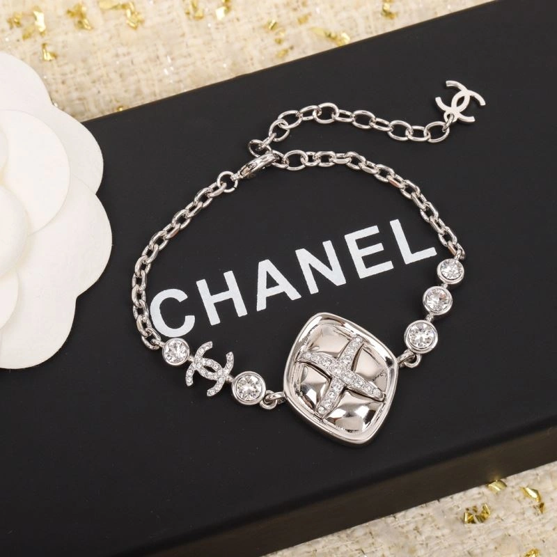 Casual Chanel Bracelets 229378