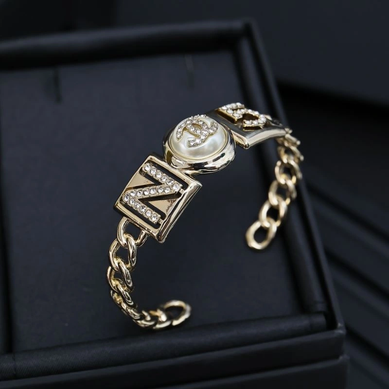 Chanel Bracelets Sleek 228417