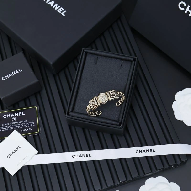 Chanel Bracelets Sleek 228417