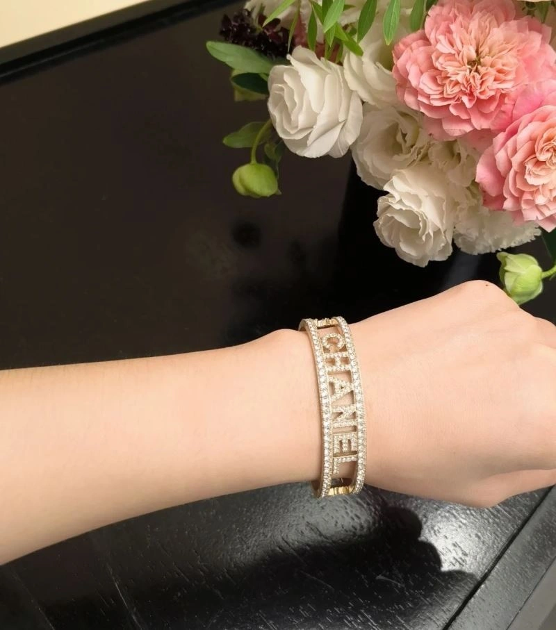 Chanel Bracelets Fashionable 228423