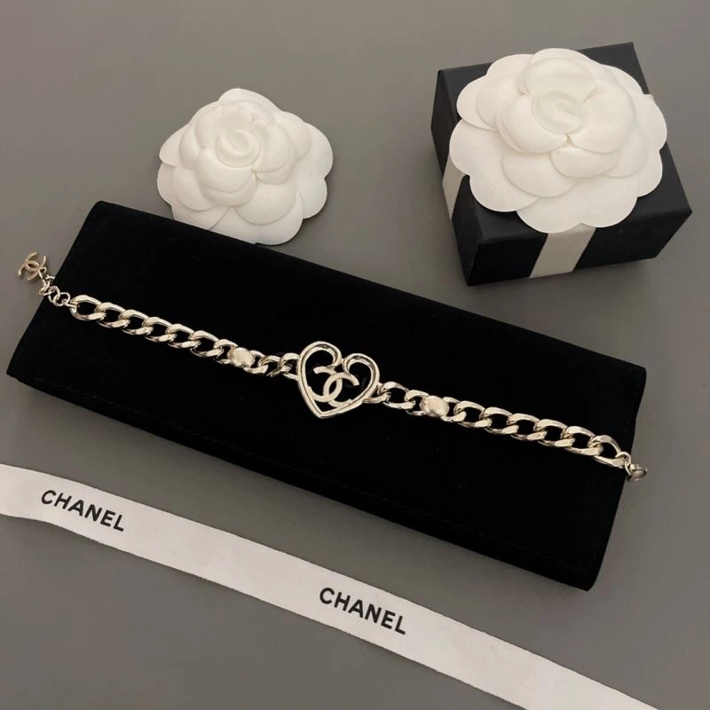 Snug Chanel Bracelets 228398