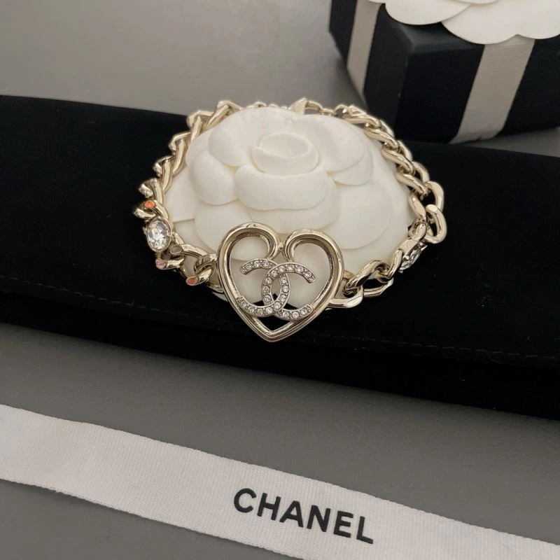 Snug Chanel Bracelets 228398