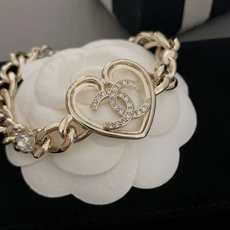 Snug Chanel Bracelets 228398