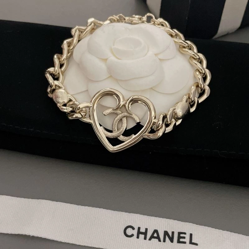 Snug Chanel Bracelets 228398