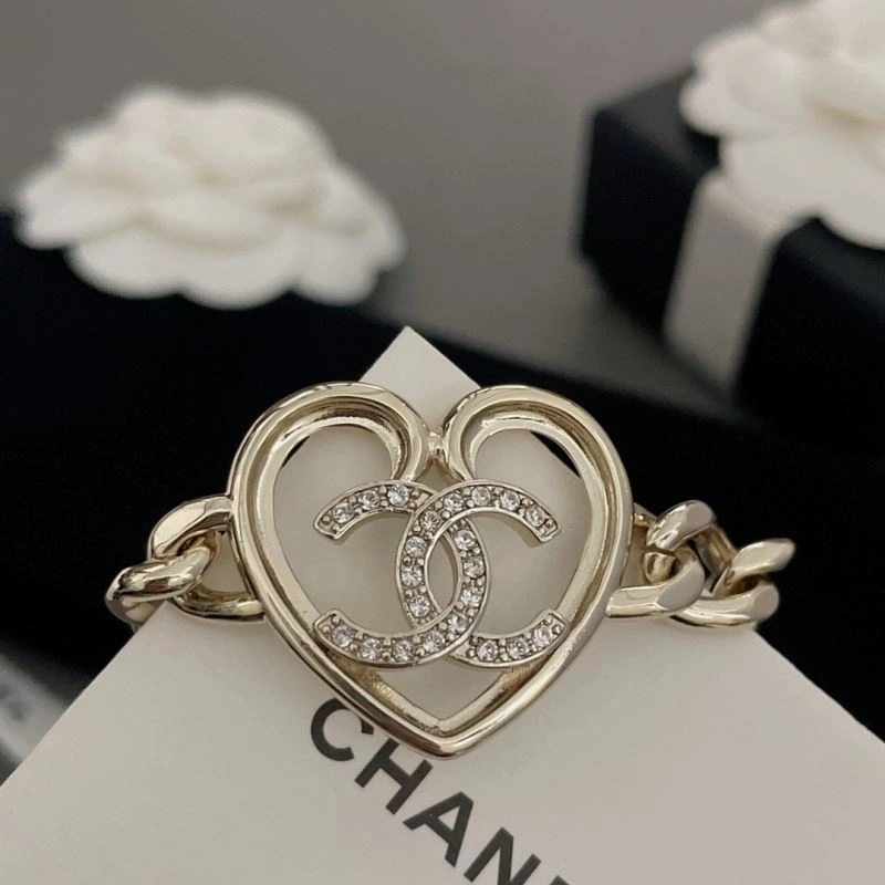 Snug Chanel Bracelets 228398