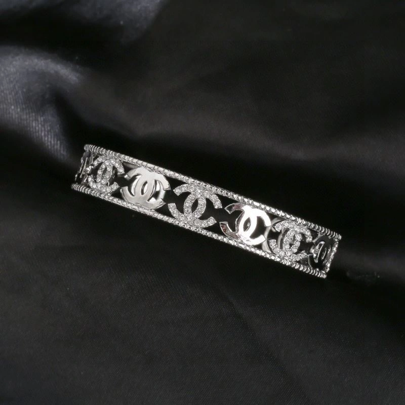 Resilient Chanel Bracelets 228393