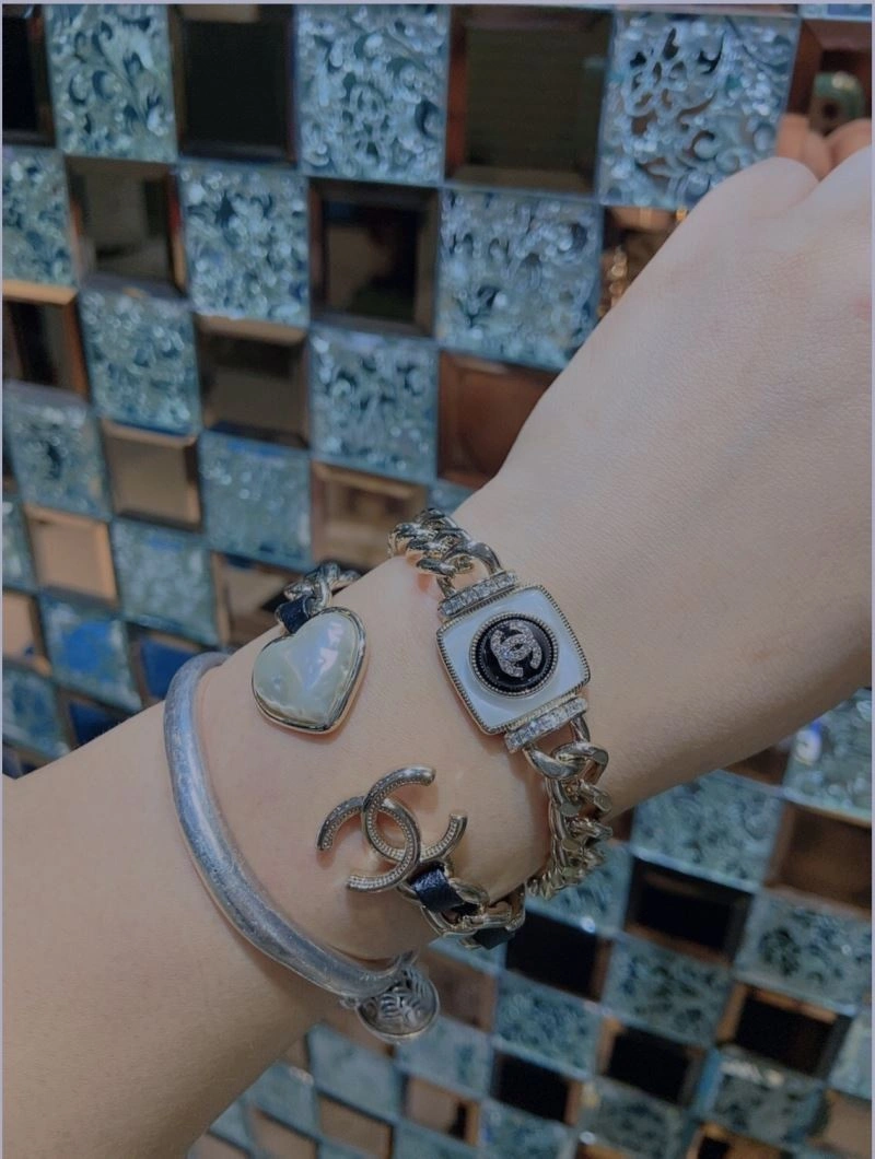 Chanel Bracelets Refined 228387