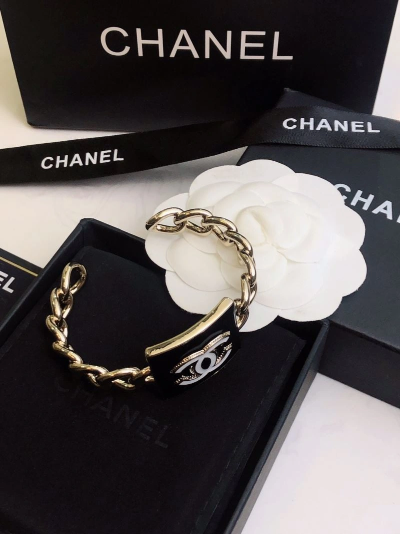 Breathable Chanel Bracelets 228419