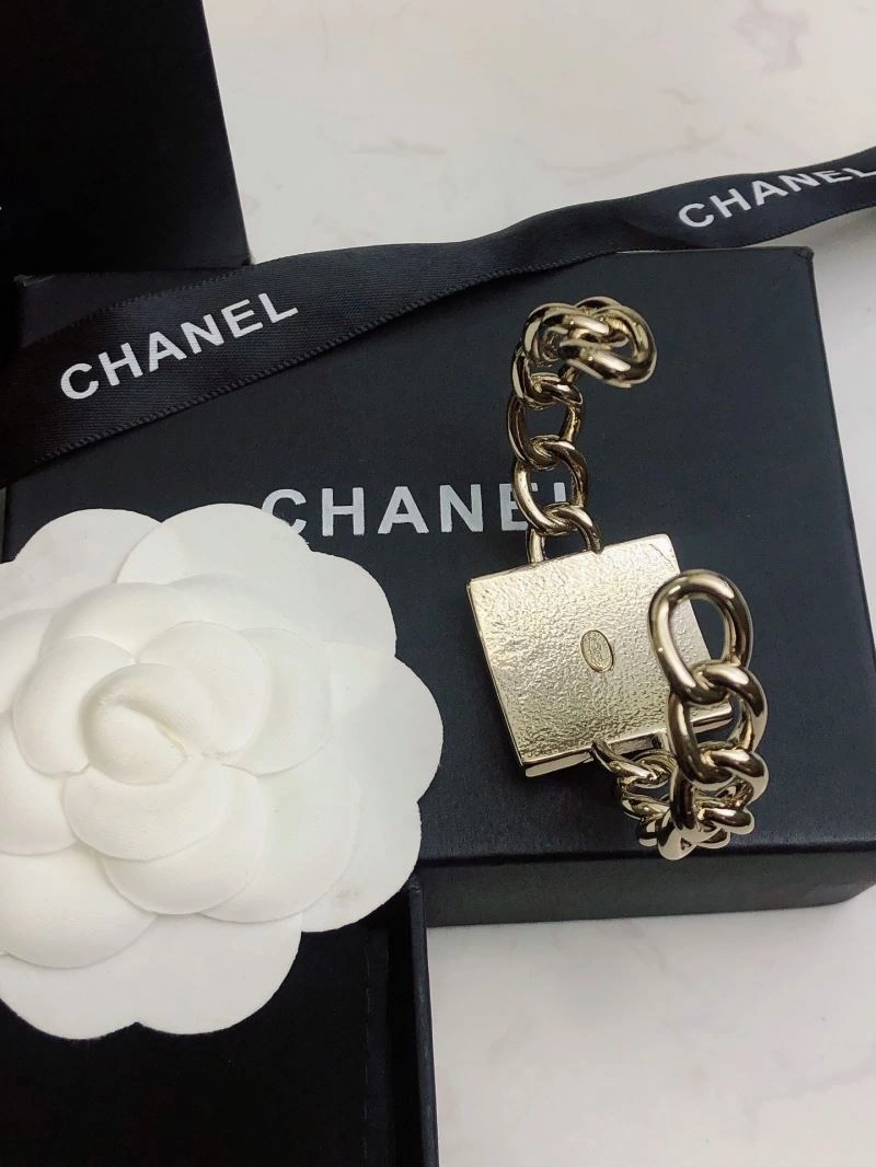 Breathable Chanel Bracelets 228419