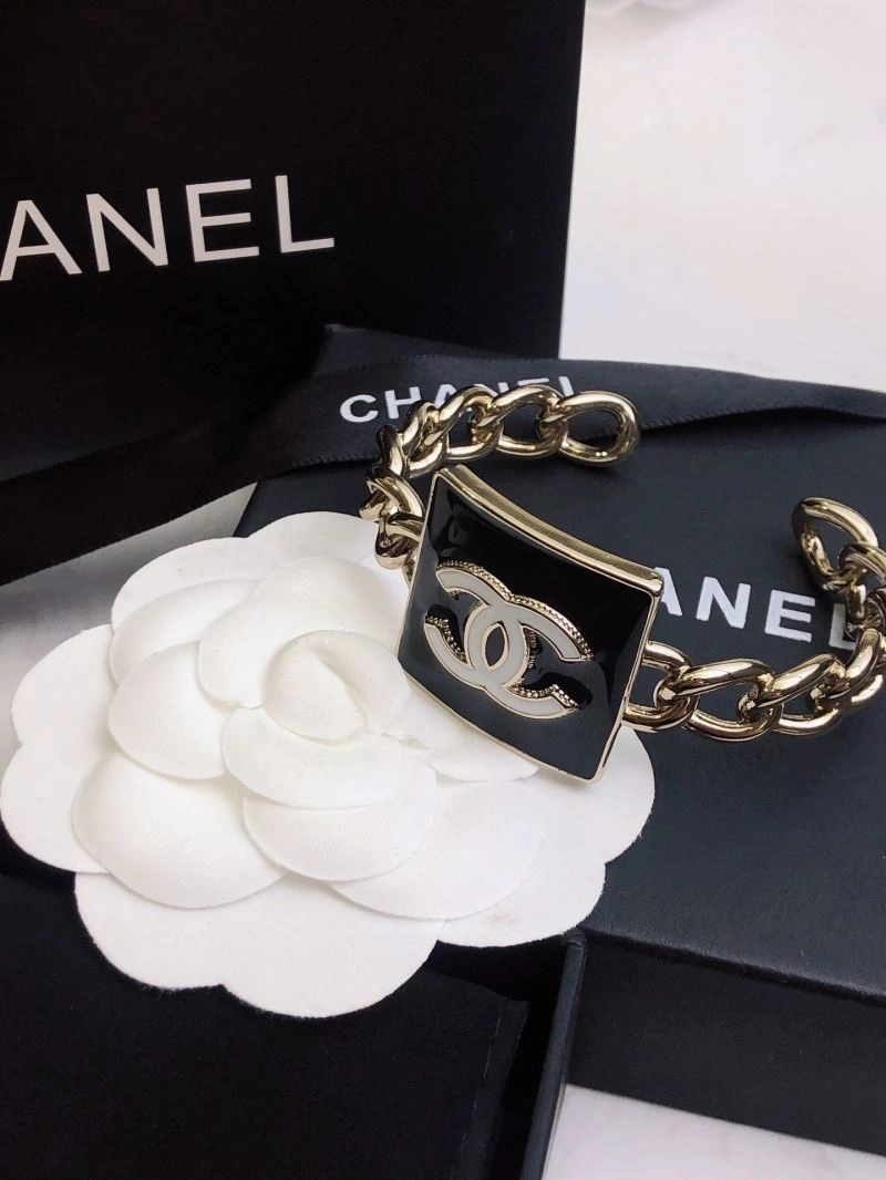 Breathable Chanel Bracelets 228419