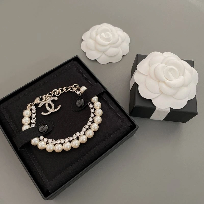 Breathable Chanel Bracelets 228407