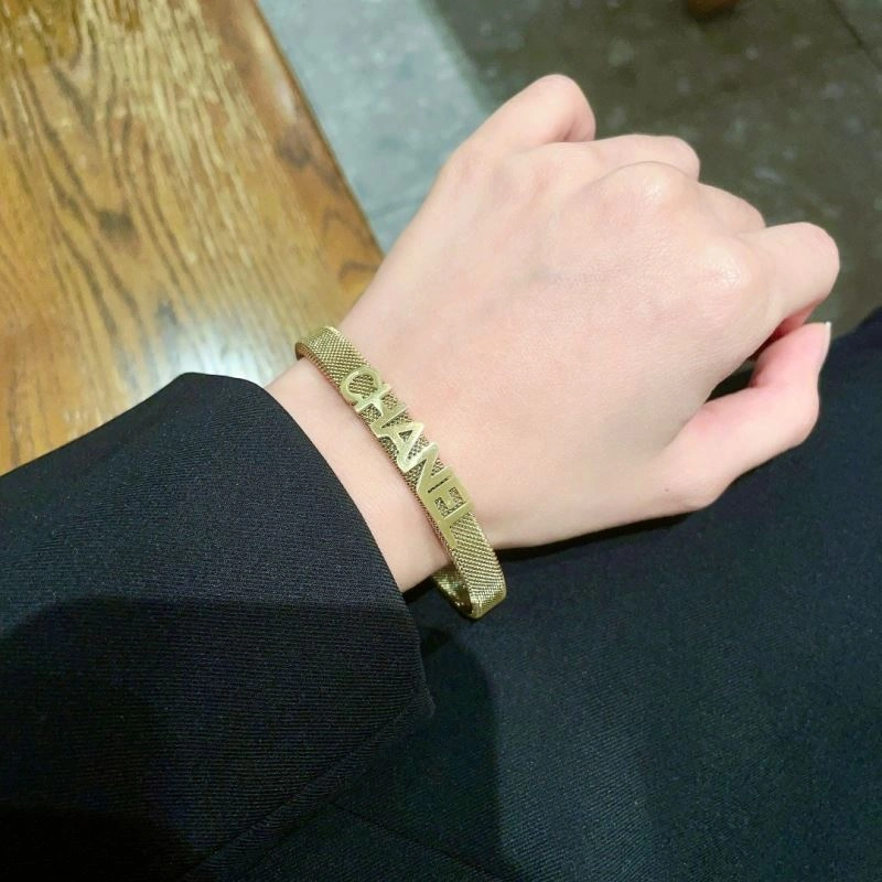 Refined Chanel Bracelets 228350